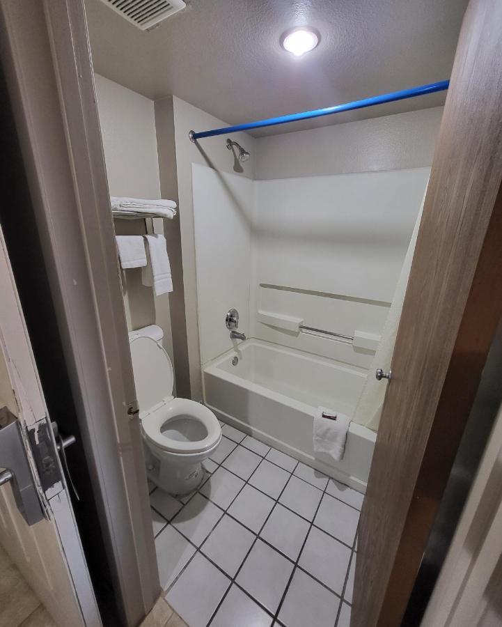 سان أنطونيو Hallmark Inn And Suites المظهر الخارجي الصورة