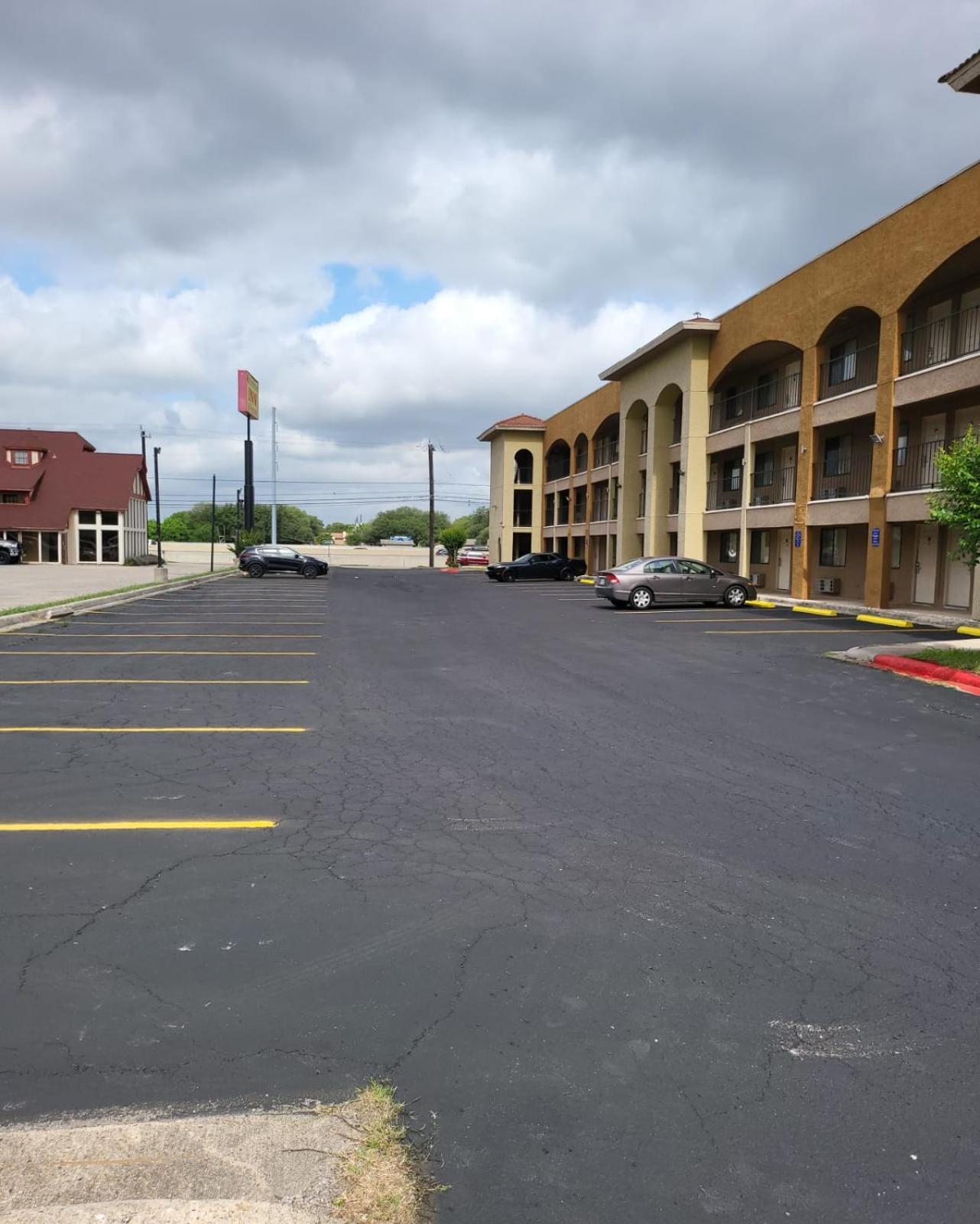 سان أنطونيو Hallmark Inn And Suites المظهر الخارجي الصورة