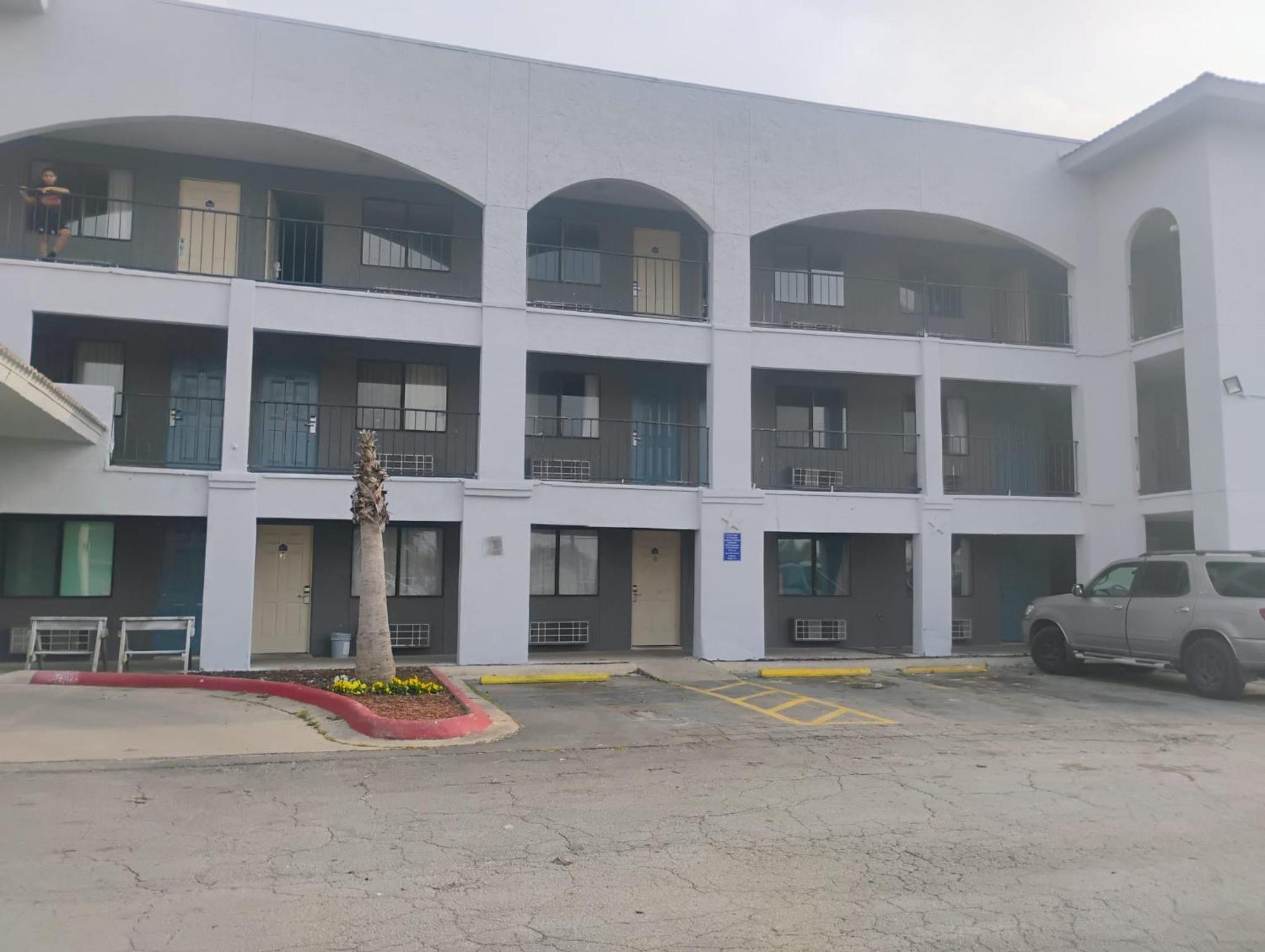 سان أنطونيو Hallmark Inn And Suites المظهر الخارجي الصورة